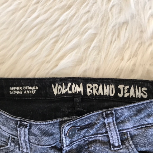 Volcom - Picture 5 of 8